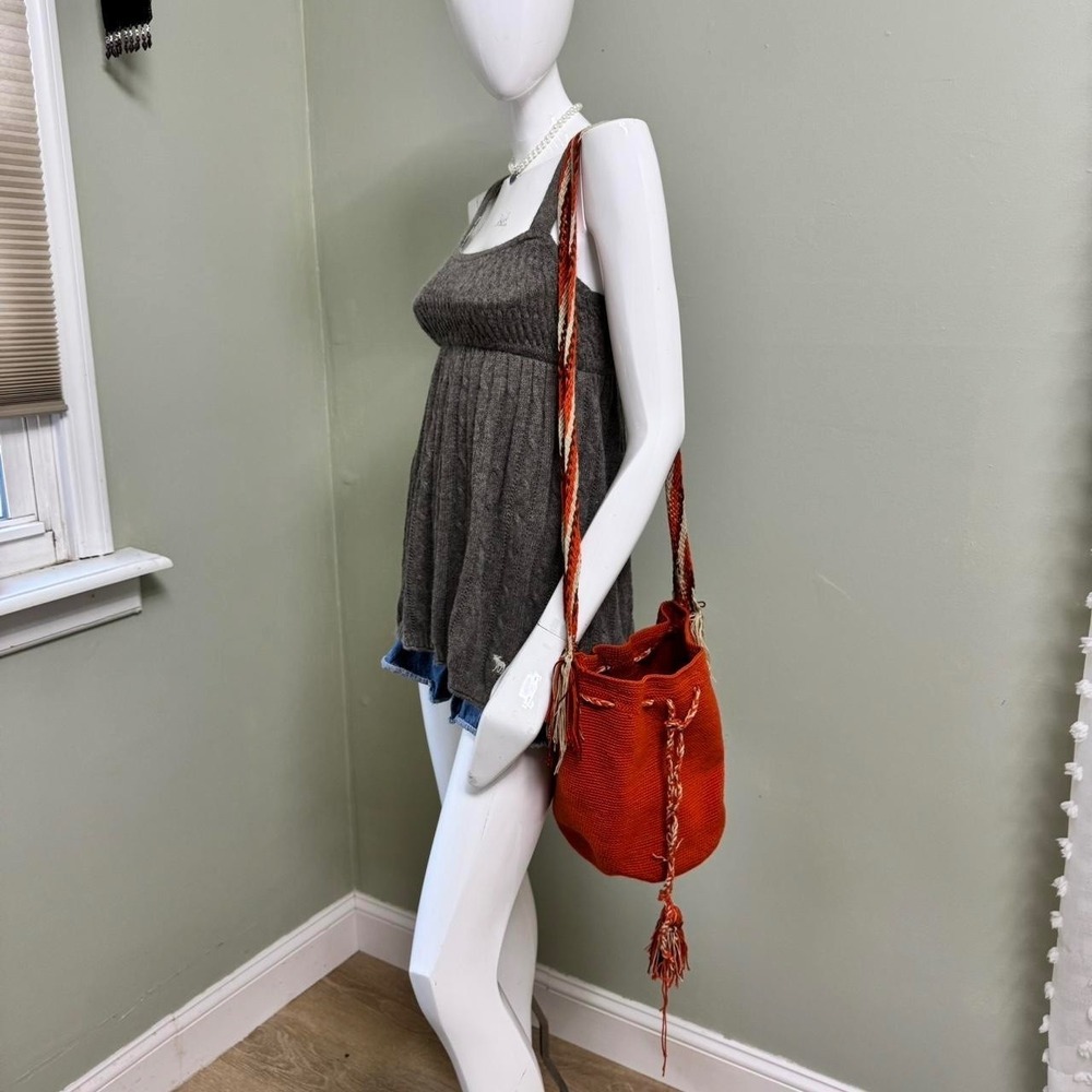 Vintage‎ Woven Bucket Bag – Bright Orange Knit Shoulder Purse with Tassels
